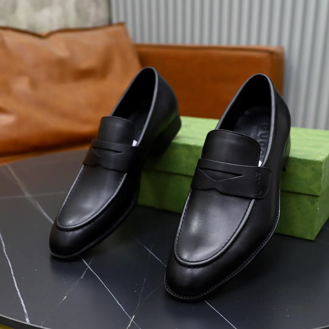 Men's shoes: 250🙅‍♂️🙅‍♂️🙅‍♂️Niuli Brand: GUCCI Size: 38-44 (45 can be customized) Level: Counter classic Material: Original soft cowhide upper Comfortable cowhide lining Original lightweight outsole Style category: Business casual footwear Driving leather shoes Color: Actual picture color